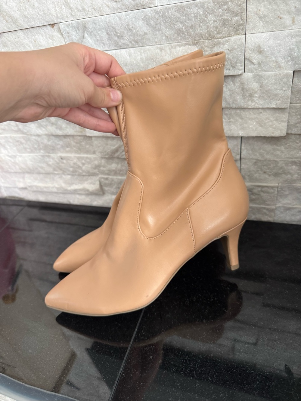 Dolce Vita Nude/Tan Pointed-Toe Mid Heel Ankle Boots